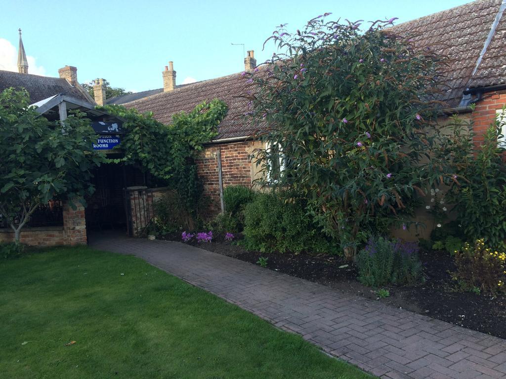 Half Moon Hotel Alford  Exterior foto