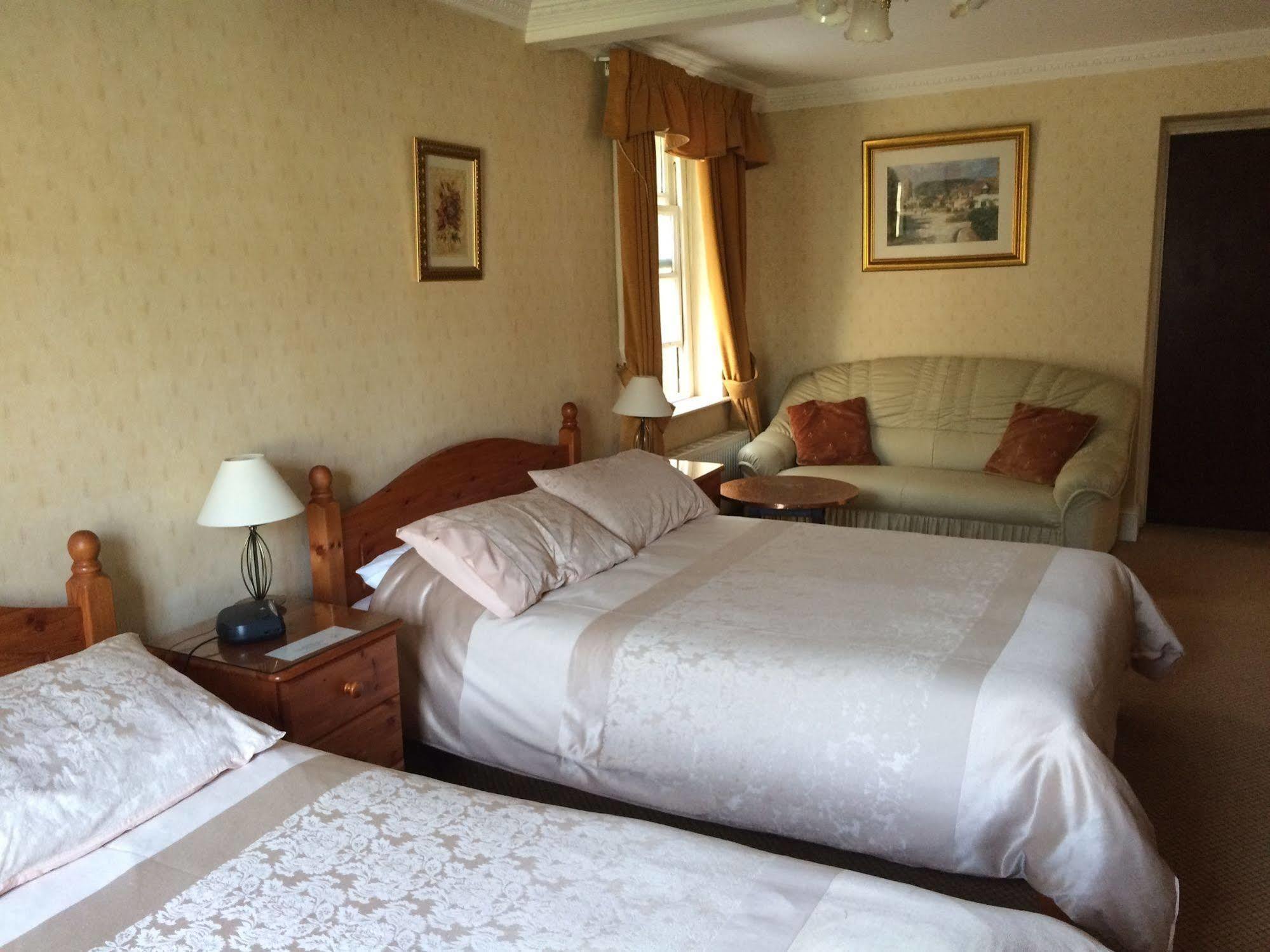 Half Moon Hotel Alford  Exterior foto