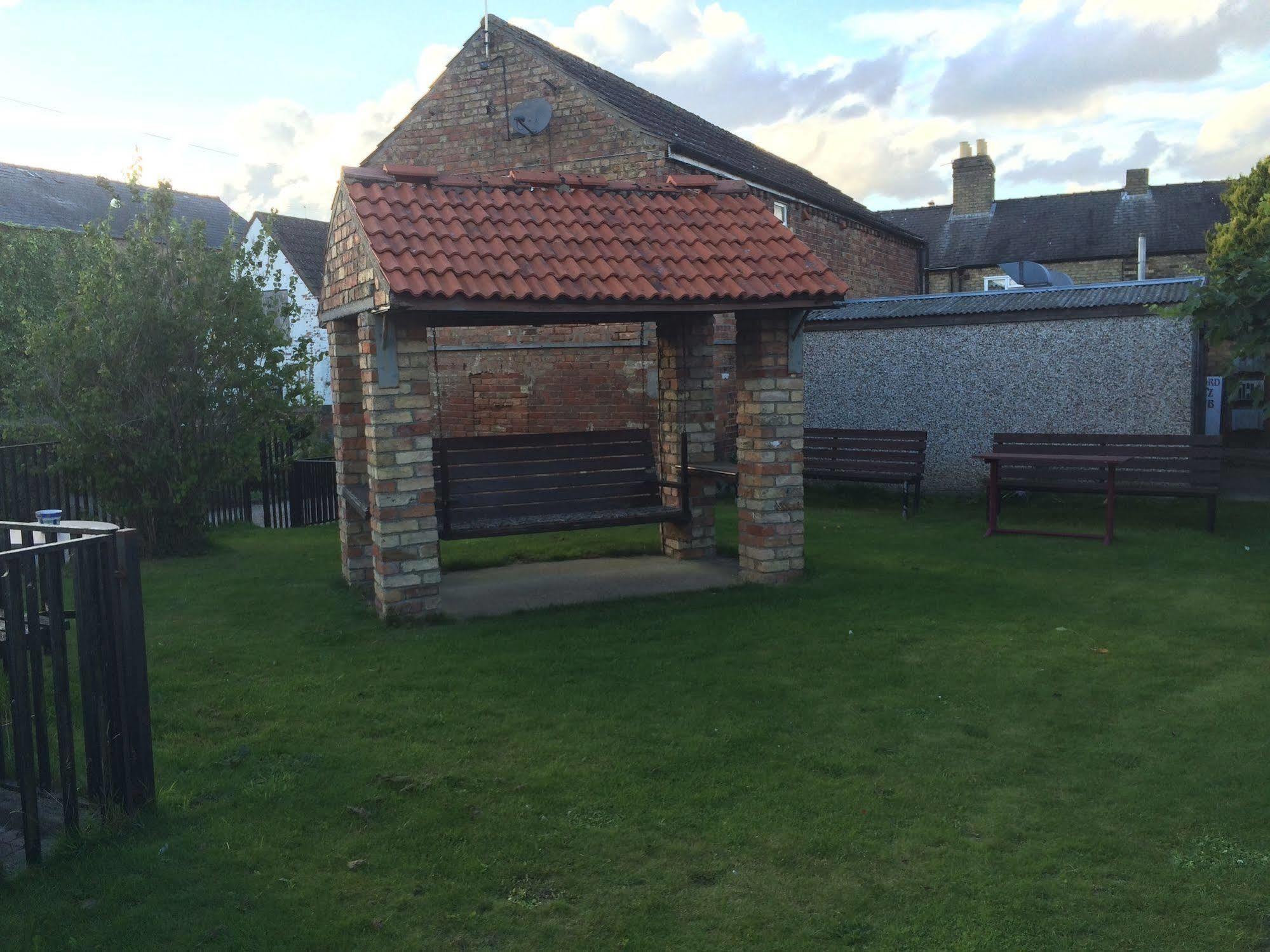 Half Moon Hotel Alford  Exterior foto